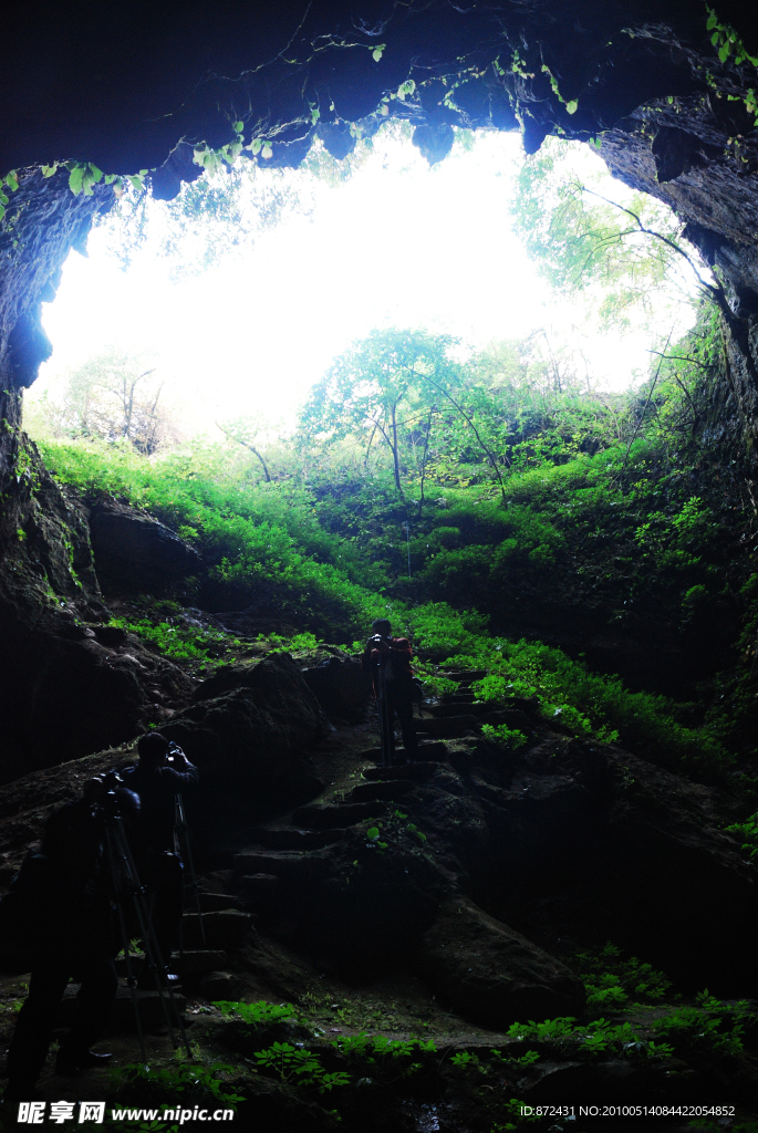 神秘的洞穴