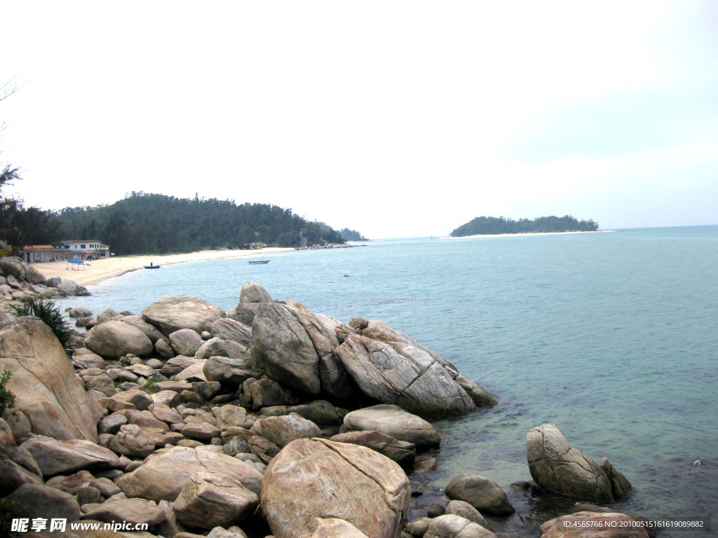 I大石 艺术石 海水 天 渔船 远景 海岸 小岛