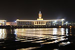 天津站夜景