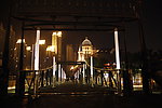 站在金汤桥观夜景