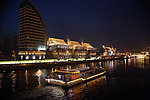 夜色海河楼和游船