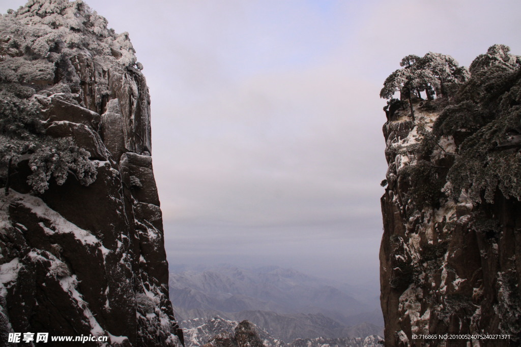 冬之黄山 山间