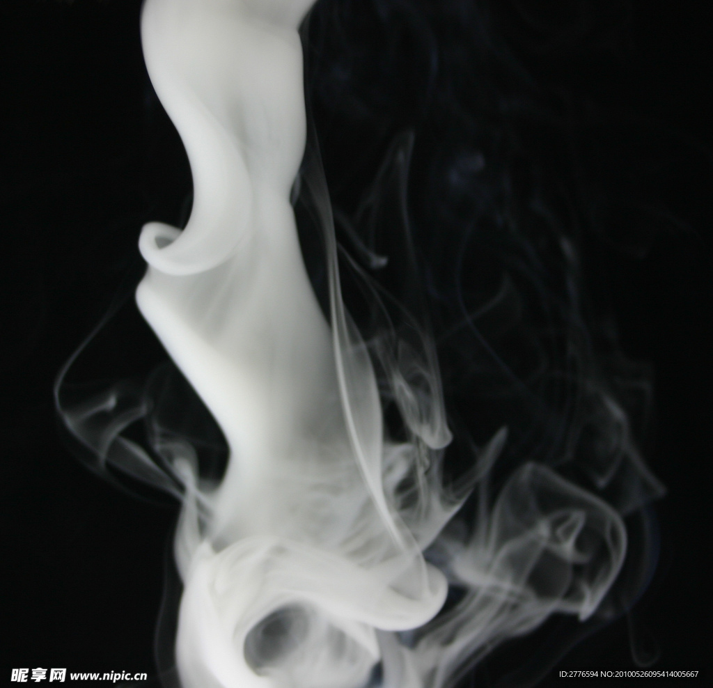 白色烟雾缭绕