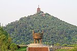 山 塔 鼎