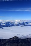 尼泊尔雪山蓝天白云