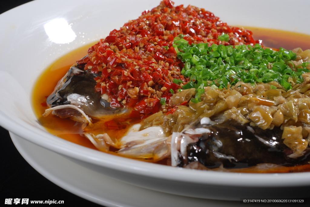 湘菜双色剁椒鱼