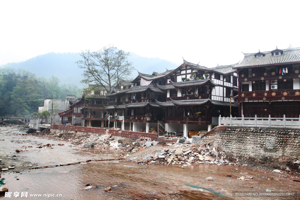 地震后的泰安古镇