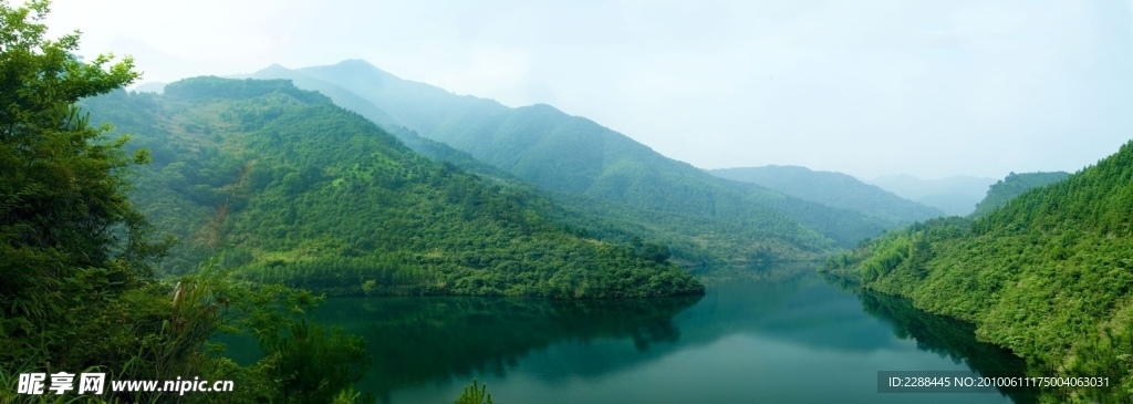 美丽的青山