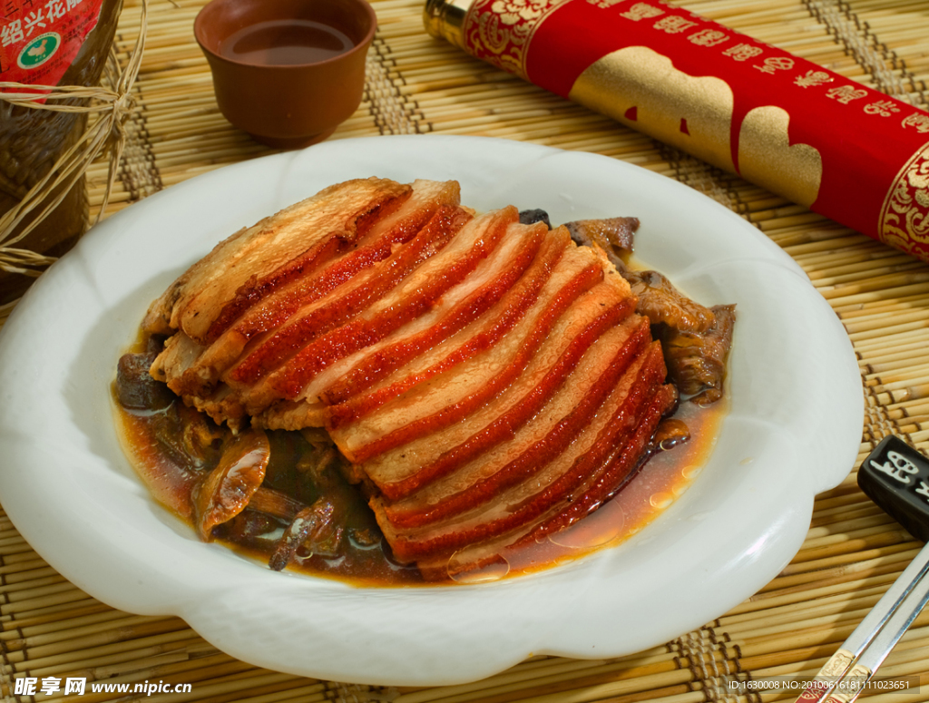 黄蘑扣肉