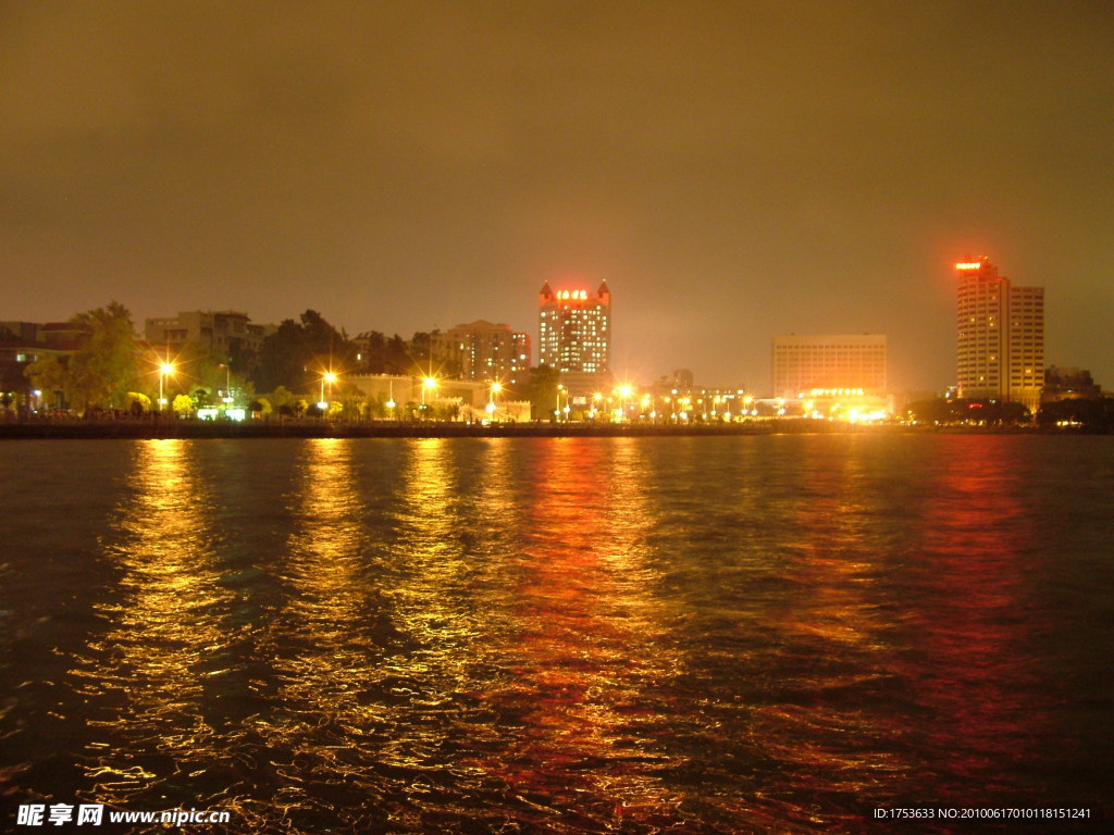 东湖夜景