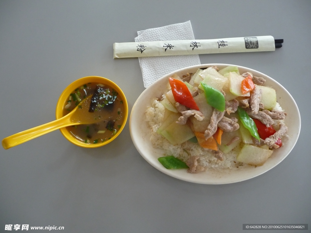 豆皮肉丝盖浇饭