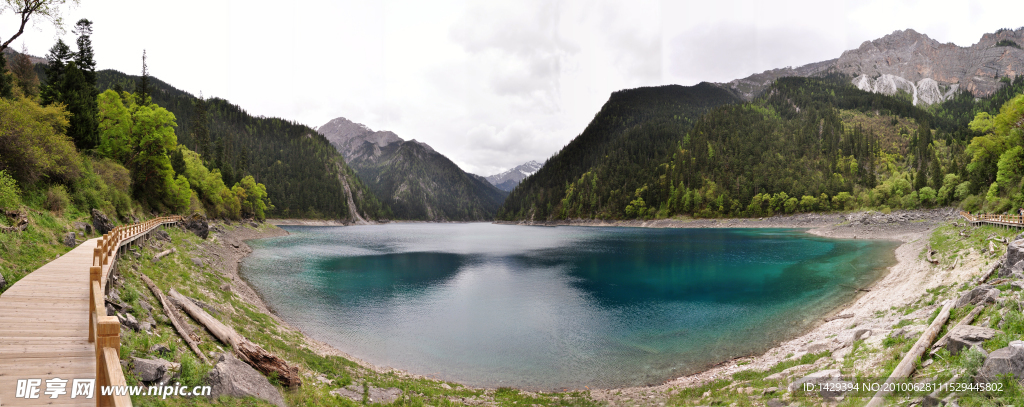 九寨沟湖水