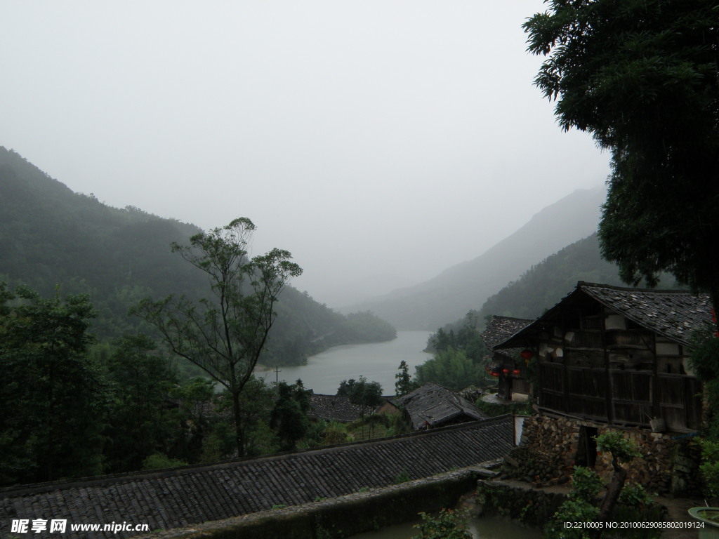 玉龙湖