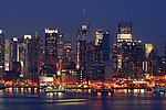 现代繁华的城市夜景