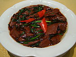 韭菜煮猪红