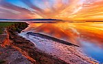 湖边夕阳