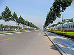 厂中马路