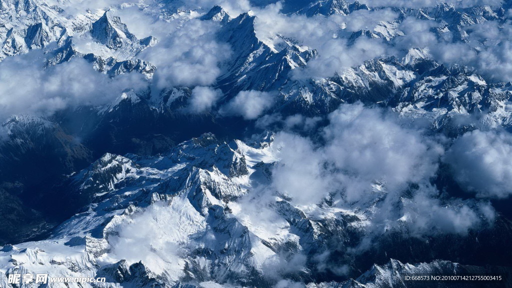 白雪皑皑的富士山