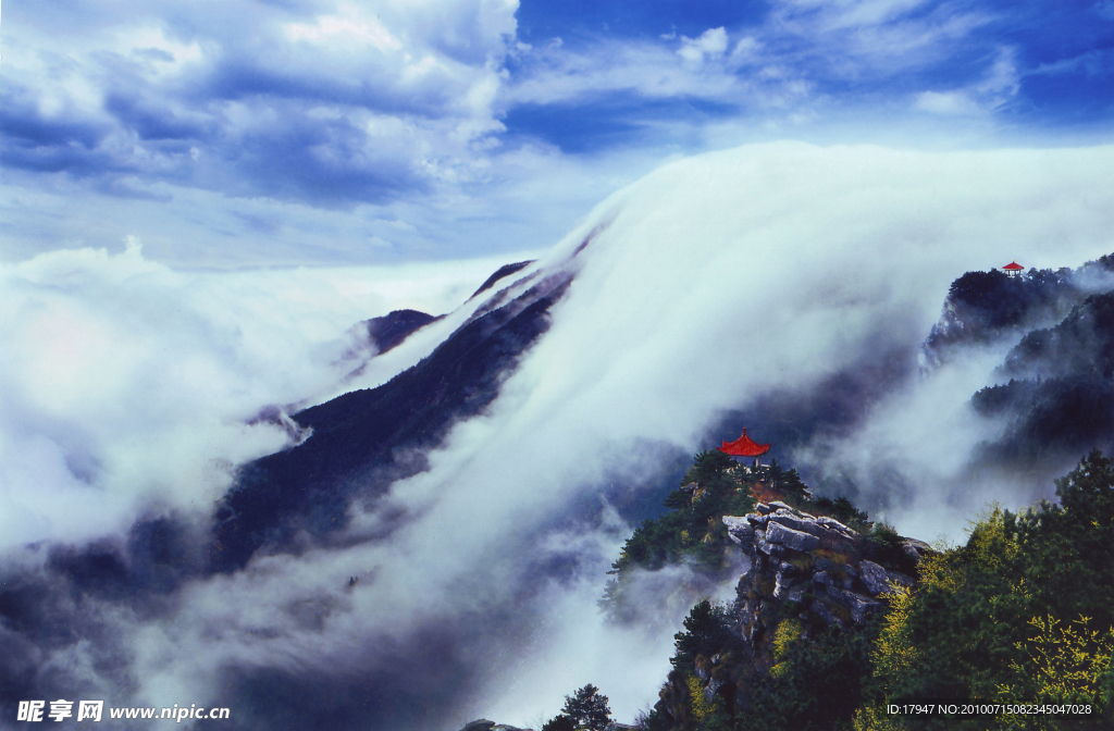 庐山瀑布云