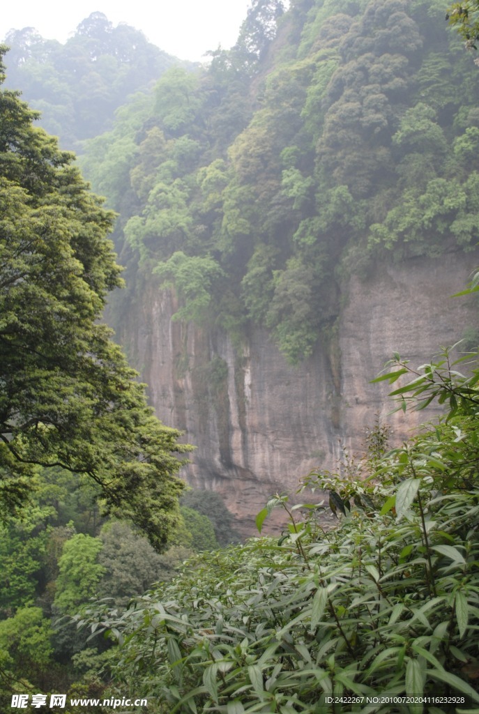 悬崖峭壁