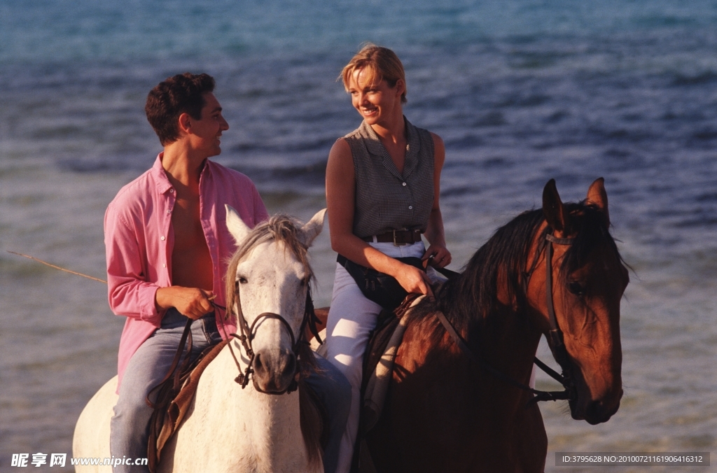 浪漫海边骑马