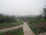 半壁店山间水泥路