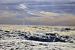 在飞机上拍摄的云海