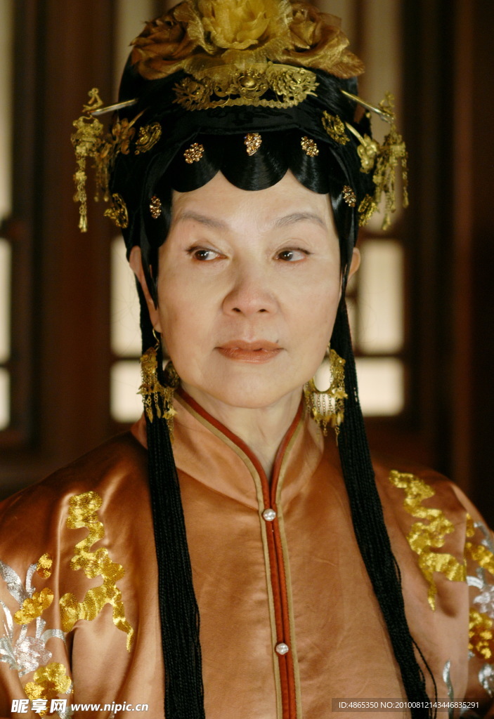 红楼梦新版王夫人 归亚蕾