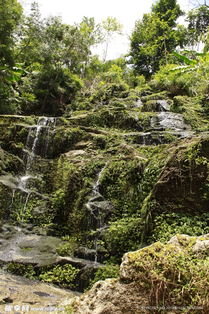 山间小泉