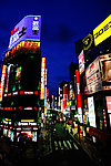 夜晚的新宿车站