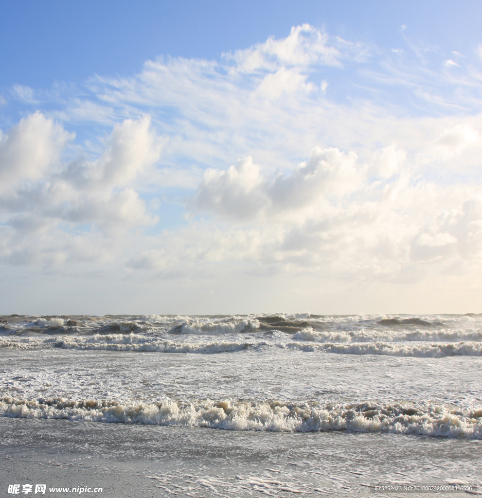 浑浊的海浪