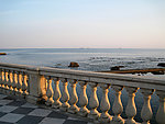 海边建筑景色