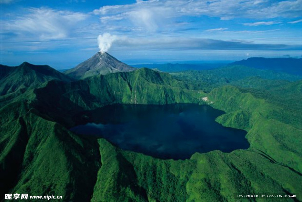 火山上的天池