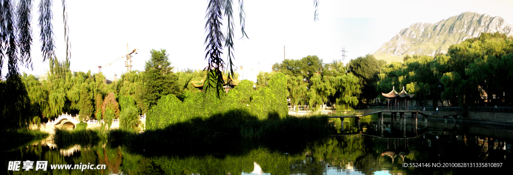 下花园水泉公园湖全景