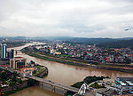 在中国边境小镇河口最高建筑物俯视越南老街与湄公河