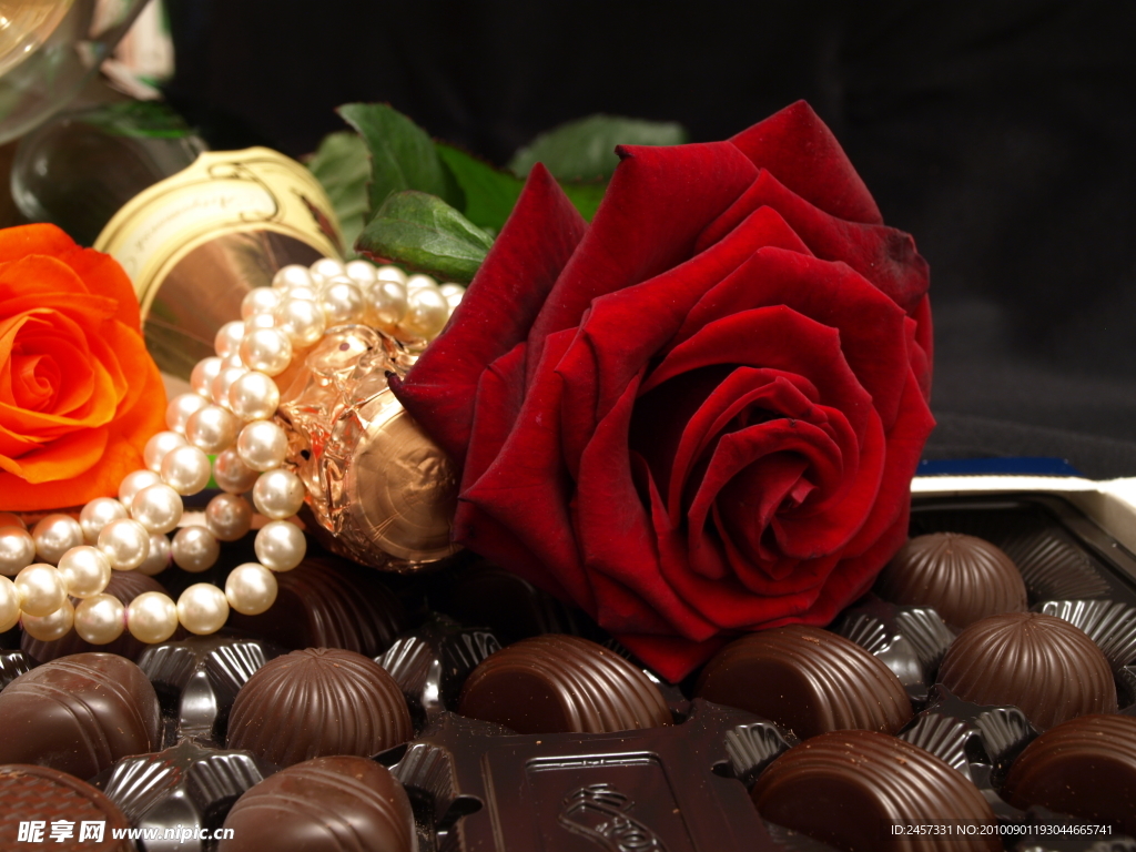 玫瑰和巧克力 饰品