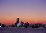 海边城市夜景