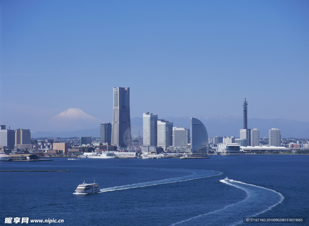 江边城市风景