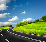 弯曲的公路 蓝天白云