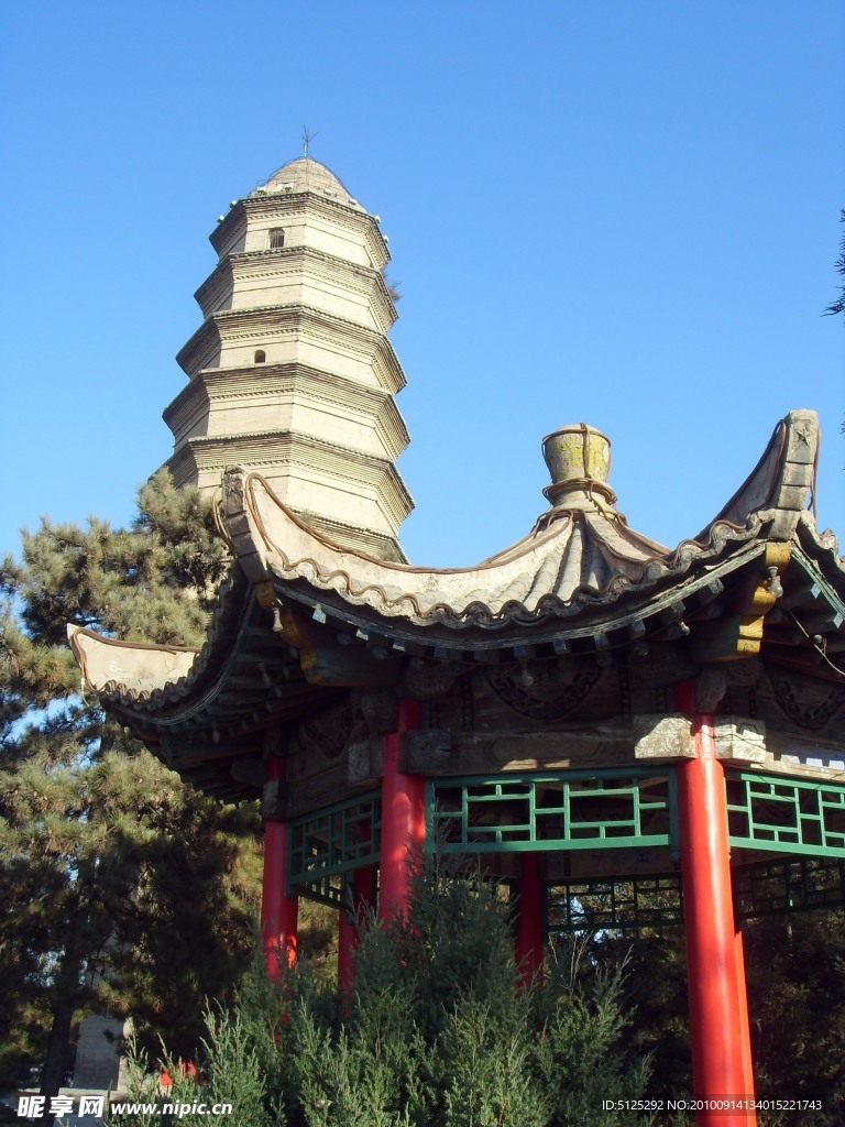 宝塔 凉亭