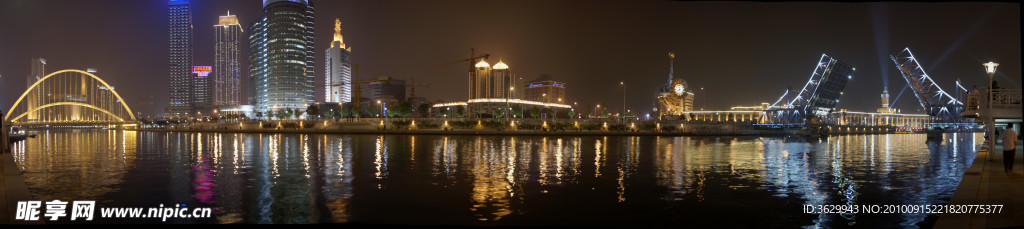 魅力和璀璨结合的海河之夜