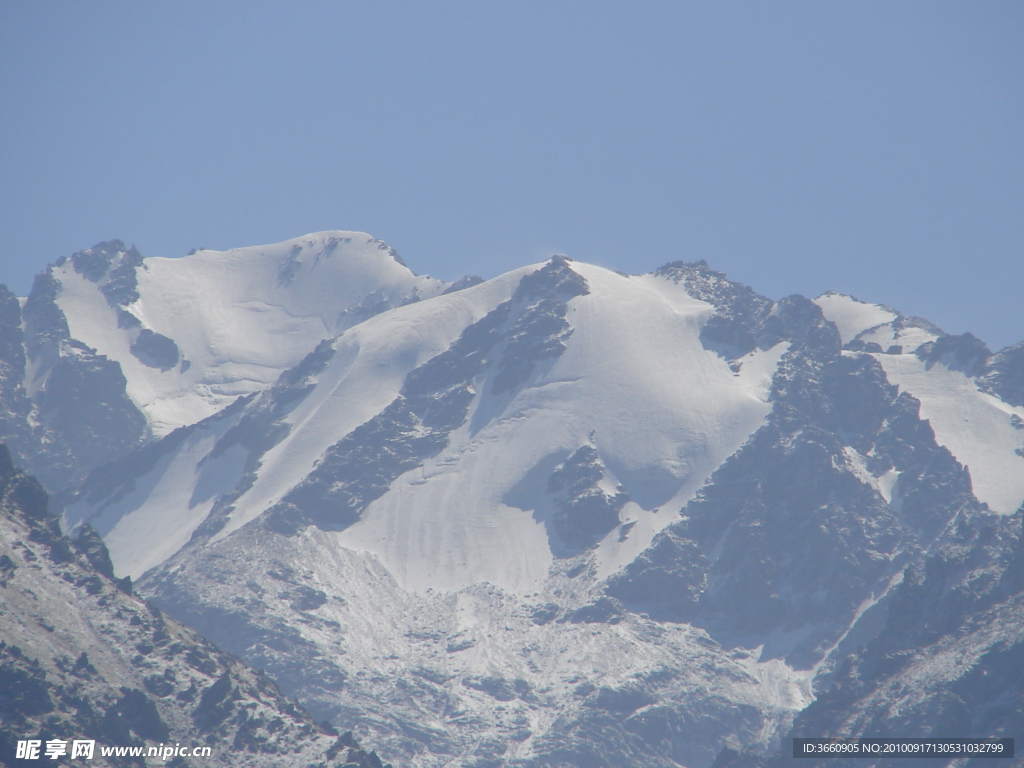 天山 雪山