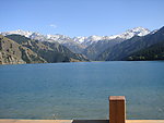 雪山 天山 天池 湖水