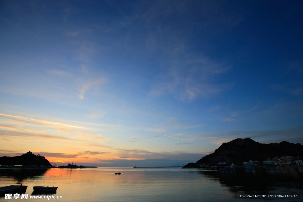 夕阳海港