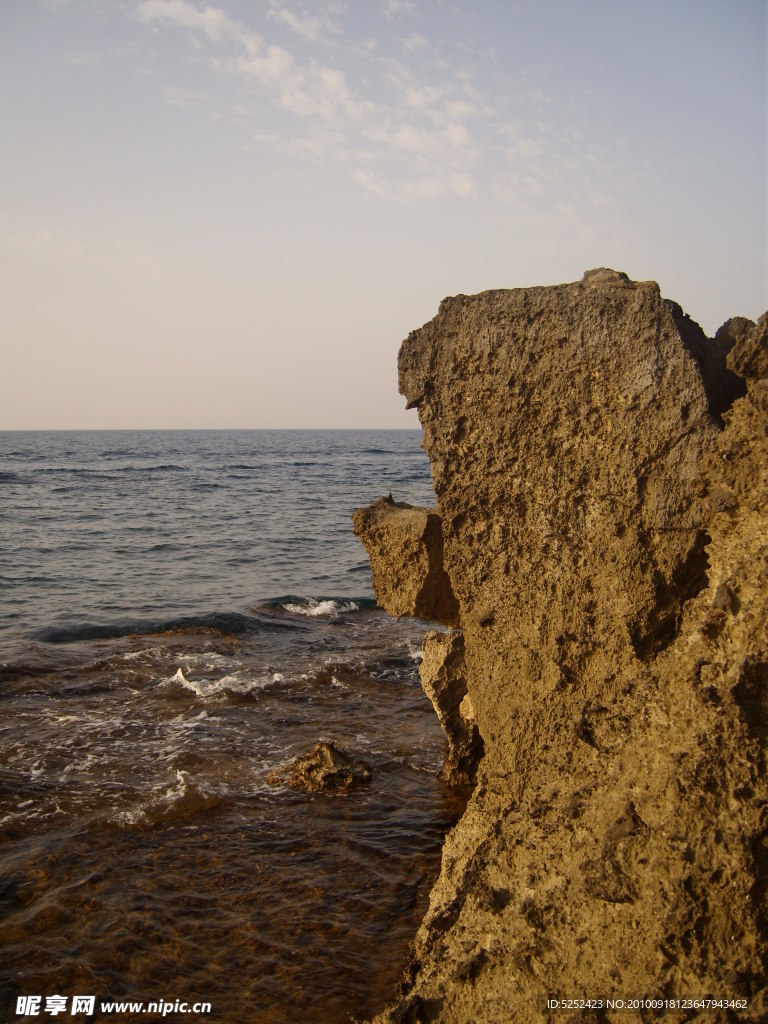 海岸礁石