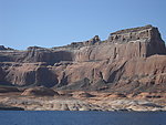 湖岸岩景