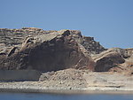湖岸岩石