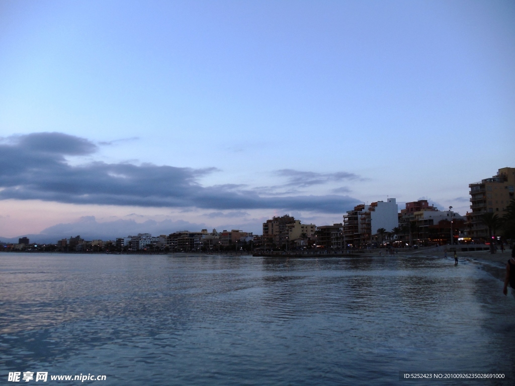 海岸城市风光