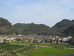 群山中的古村落