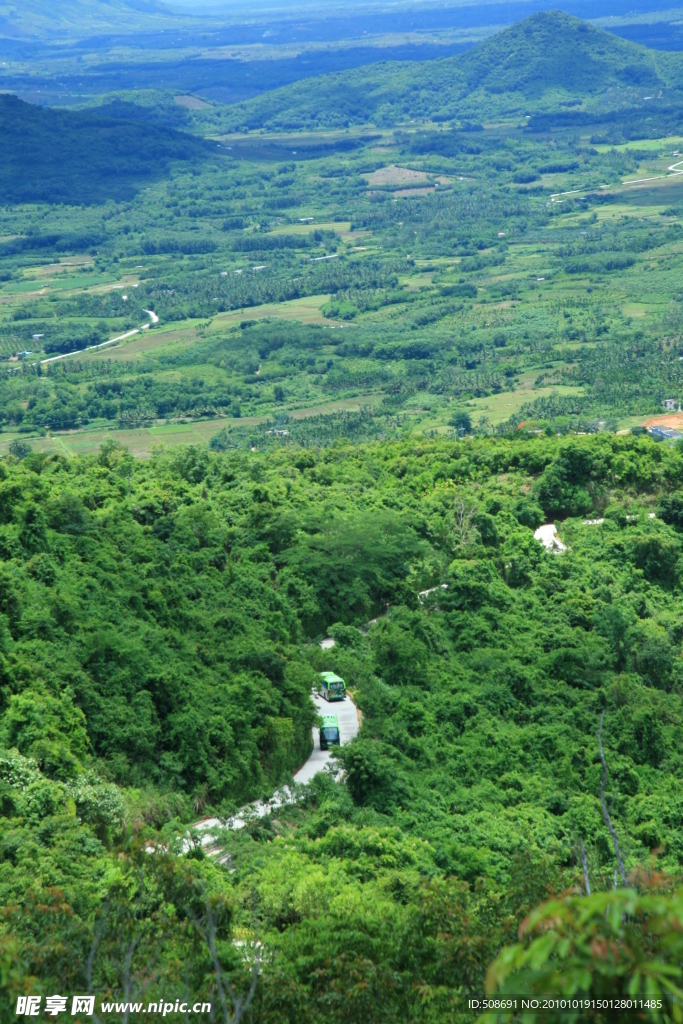 盘山公路九曲十八弯